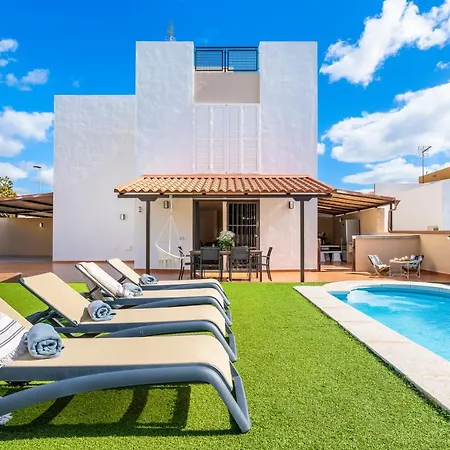 With Private Pool And Workspace Candelaria