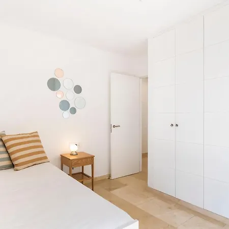 Villa With Private Pool And Workspace