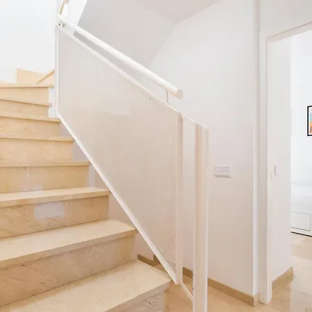 Villa With Private Pool And Workspace